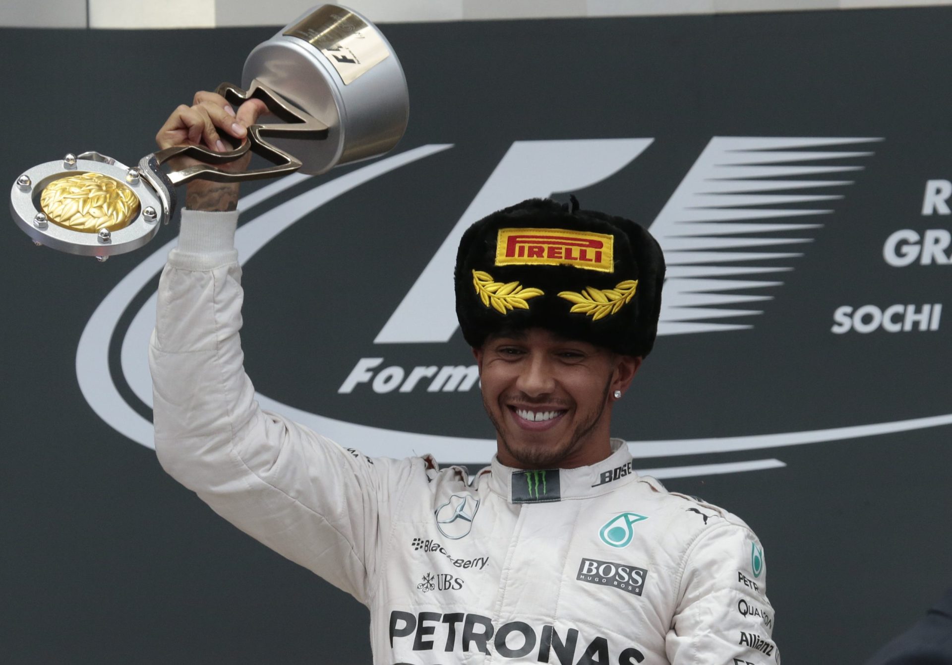 Fórmula 1. Hamilton acelera para o campeonato do mundo