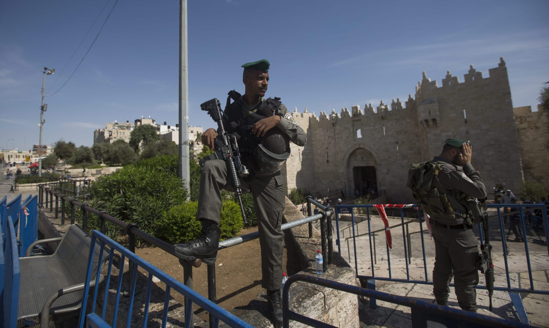 Abatido homem que esfaqueou polícia israelita em Jerusalém