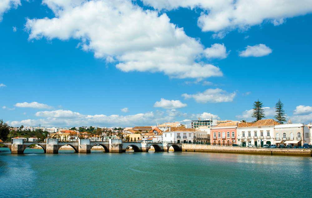 Tavira. Hotel encerra, informa clientes que têm de sair e convoca funcionários