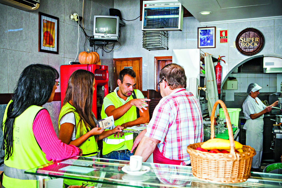 O que fazer para ajudar um sem-abrigo? Arroios dá uma ajuda