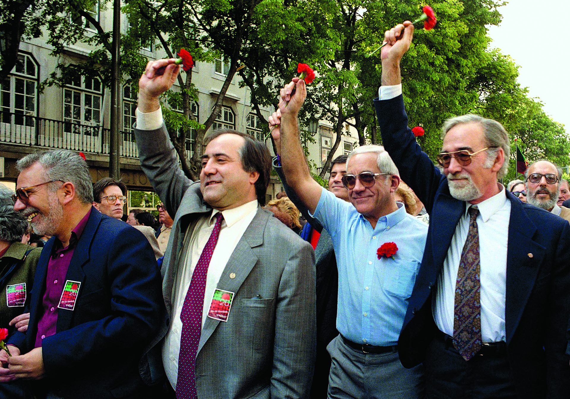 Vítor Alves. O homem de Abril que  segurou a democracia