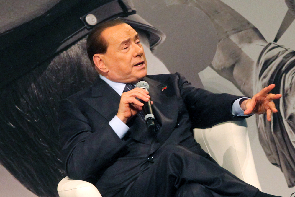 A vida de Berlusconi vai dar um documentário (e não só)