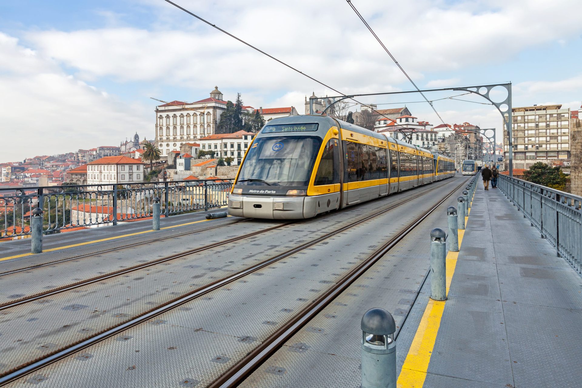 Contratos de subconcessão da Metro do Porto e STCP já foram assinados