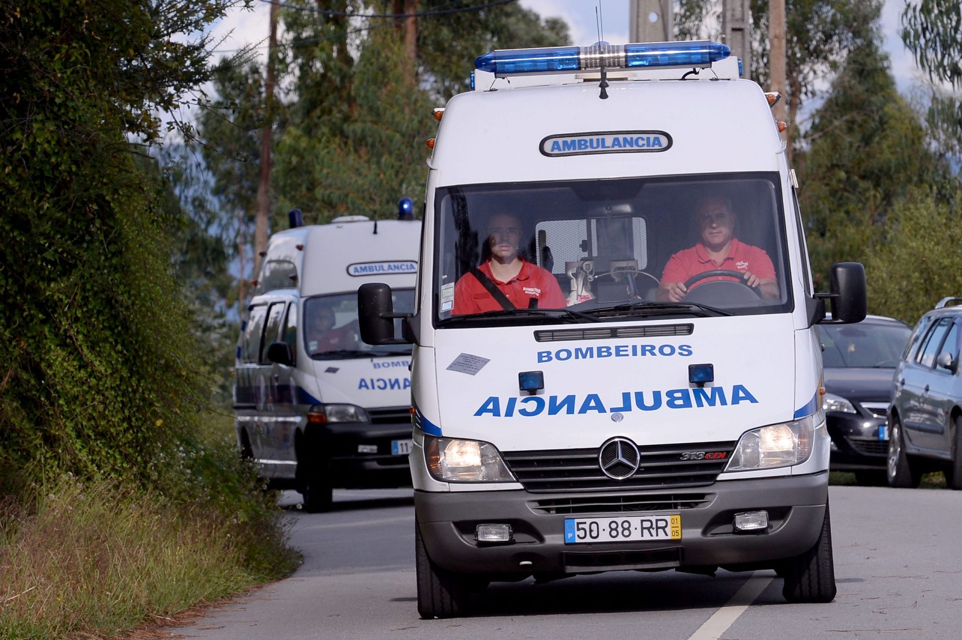 Indivíduo rouba ambulância dos Bombeiros e despista-se pouco depois