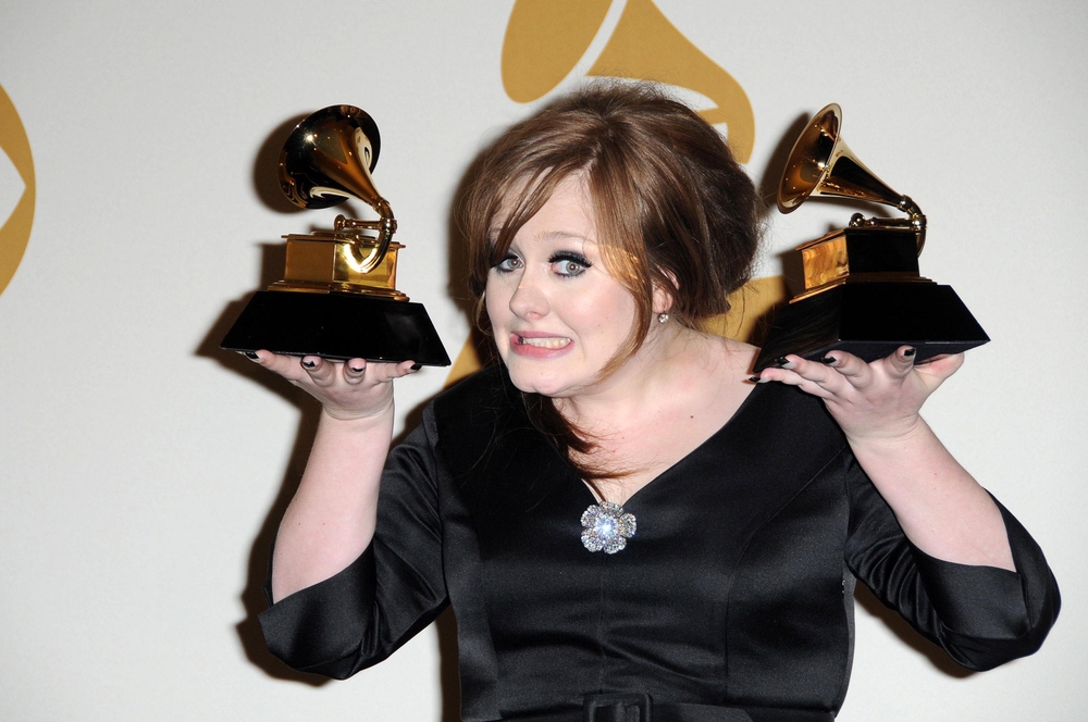 Adele precisou apenas de 24 horas para bater recorde