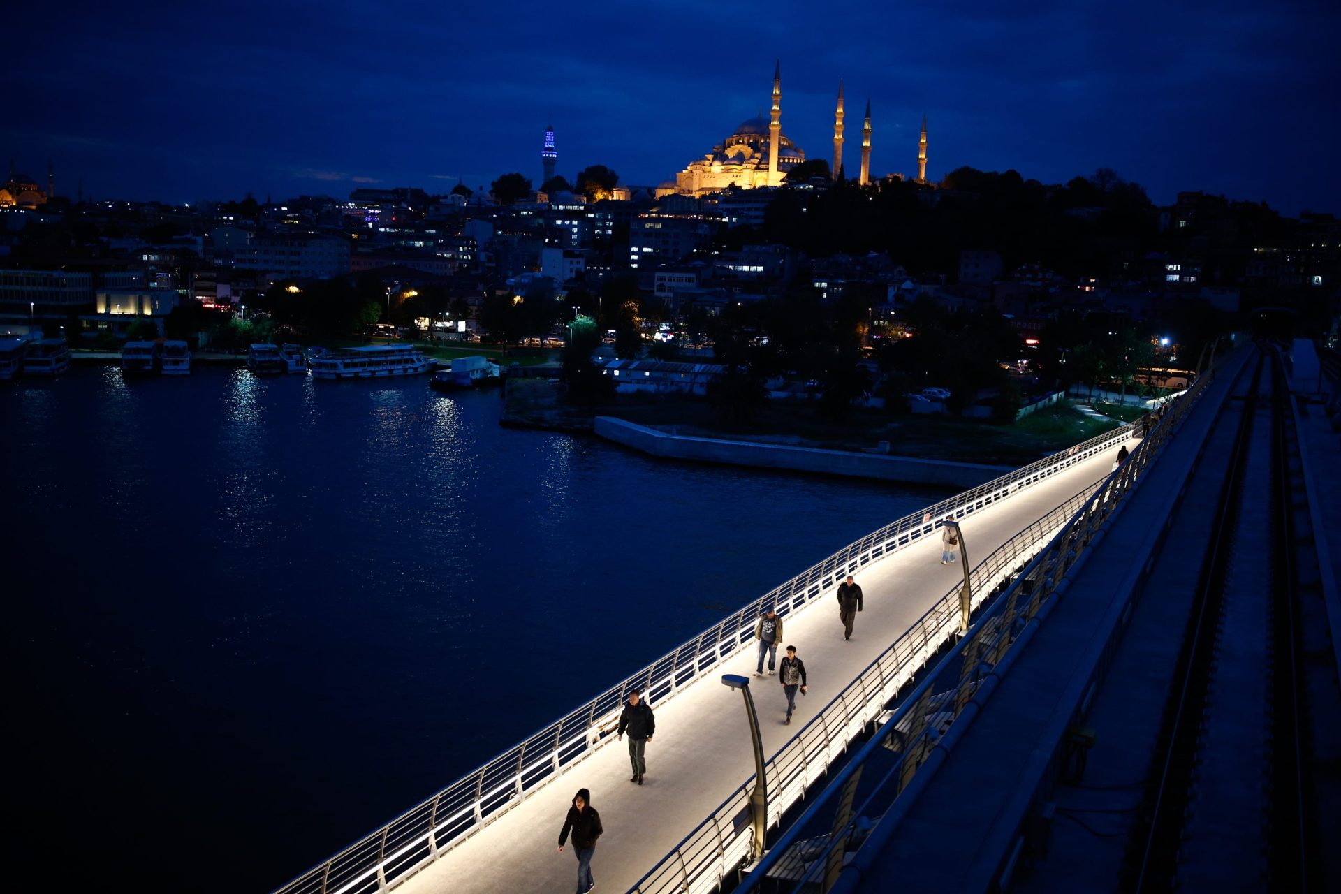 Istambul. Polícia turca invade canais ligados à oposição