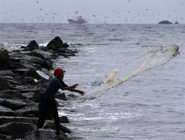 Filipinas. Tufão faz desaparecer 121 pescadores