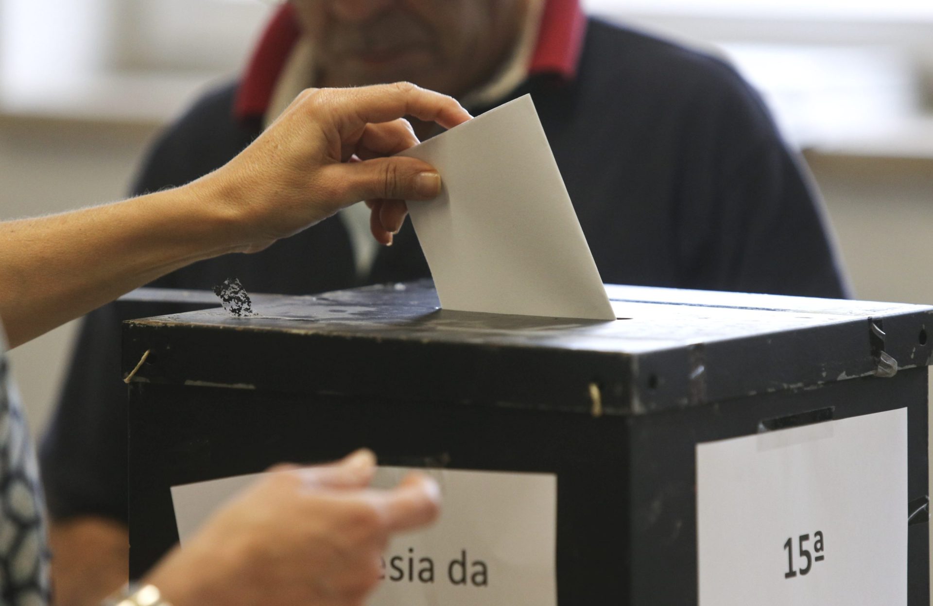 CNE. Eleitores que estejam em filas de espera às 19:00 devem votar