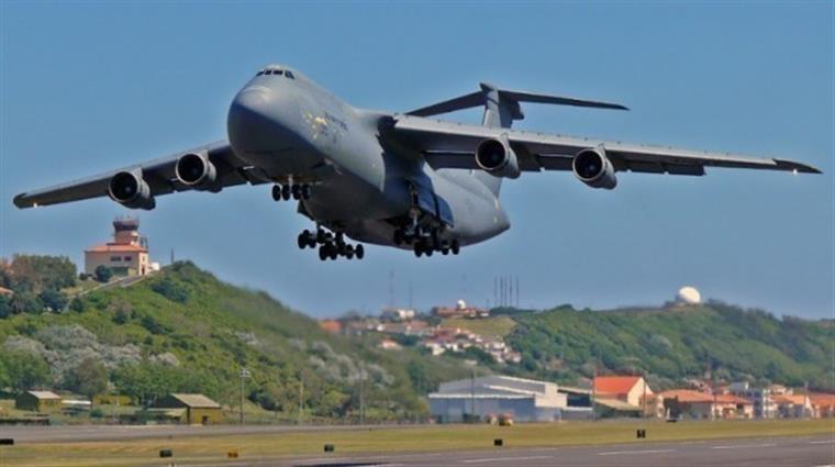 Mais 100 trabalhadores portugueses abandonam hoje a base das Lajes