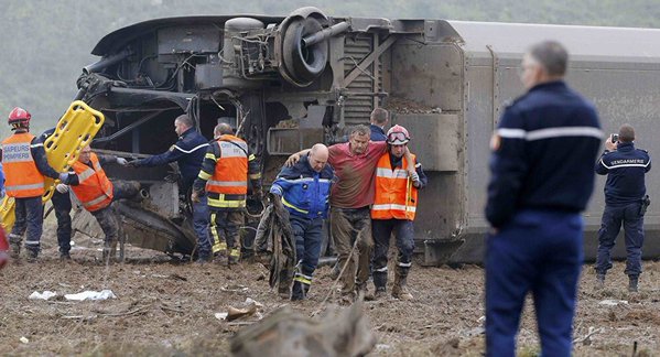 Sobe para 10 mortos novo balanço do acidente com TGV em Estrasburgo