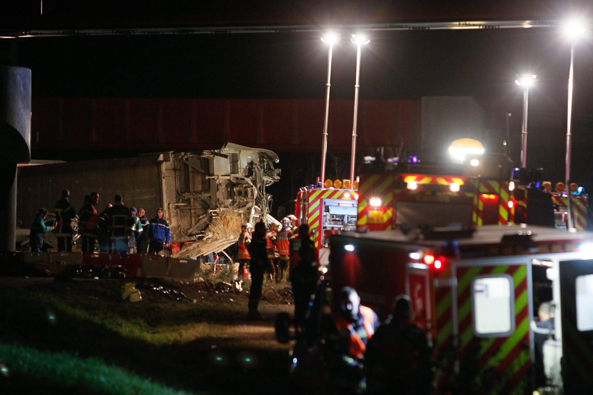 TGV que descarrilou em Estrasburgo levava crianças a bordo