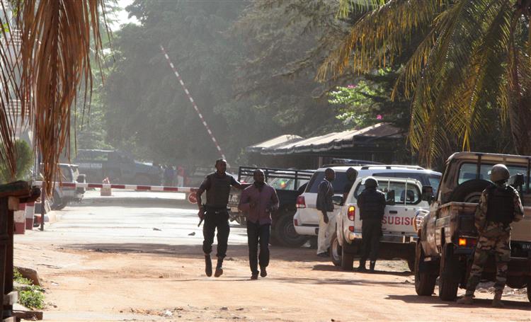 Três reféns mortos em hotel de luxo em Bamako