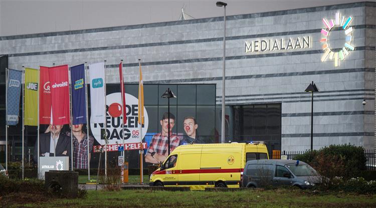 Bélgica. Evacuado edifício de grupo de media