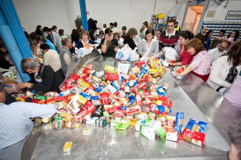 Banco Alimentar. Campanha volta com 42 mil voluntários em dois mil supermercados