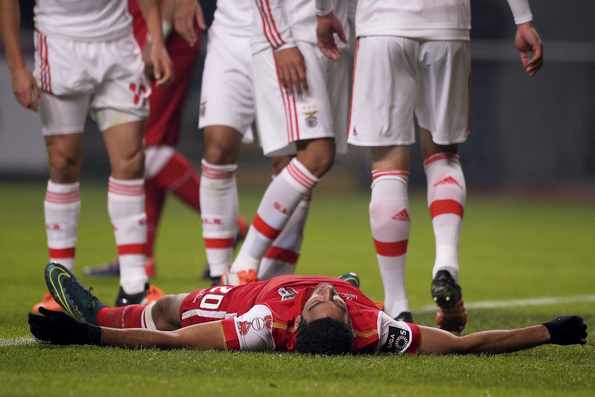 Benfica vence em Braga e sobe a terceiro