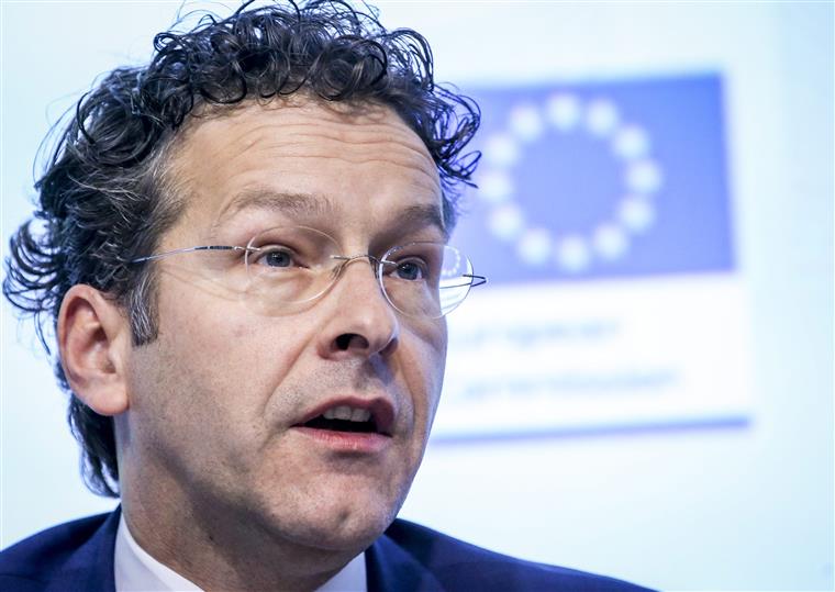 Dijsselbloem envolvido em polémica por influência em deduções a bancos