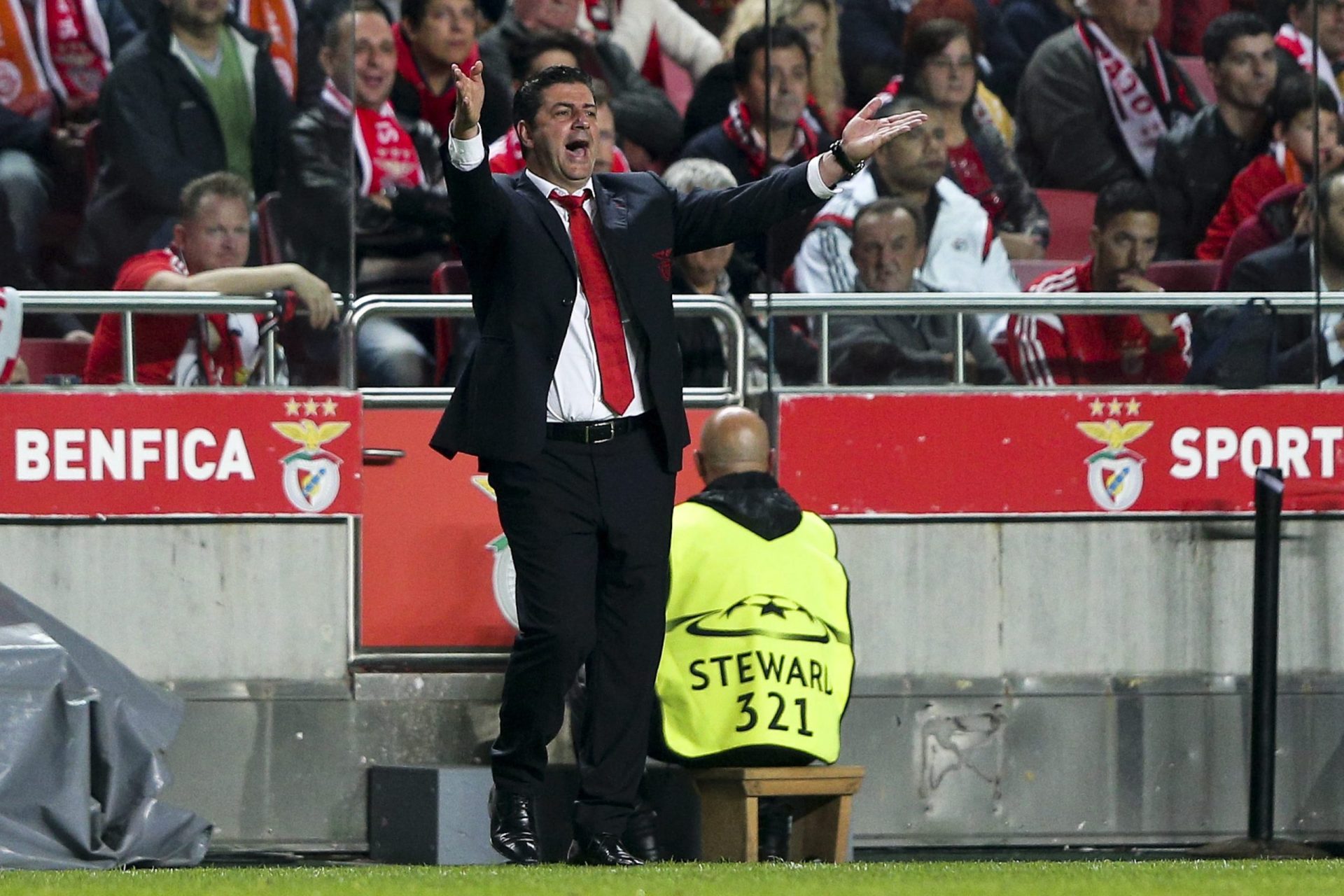 Rui Vitória. “Quando temos de escolher, metemos uma pedra em cima do coração”