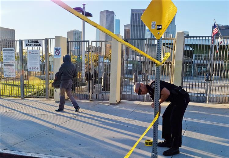 Los Angeles. 900 escolas fechadas após ameaça de bomba