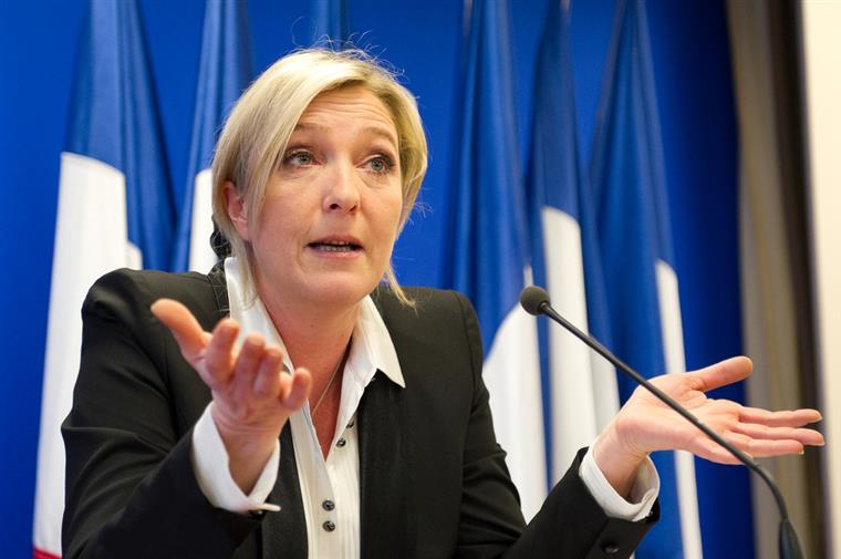 Marine Le Pen publica foto de jornalista decapitado