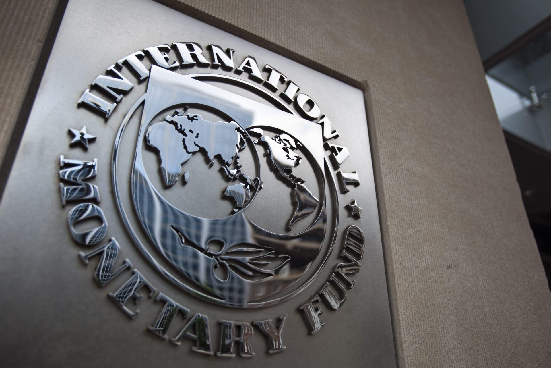 FMI. Dívida subiu mais do que o esperado