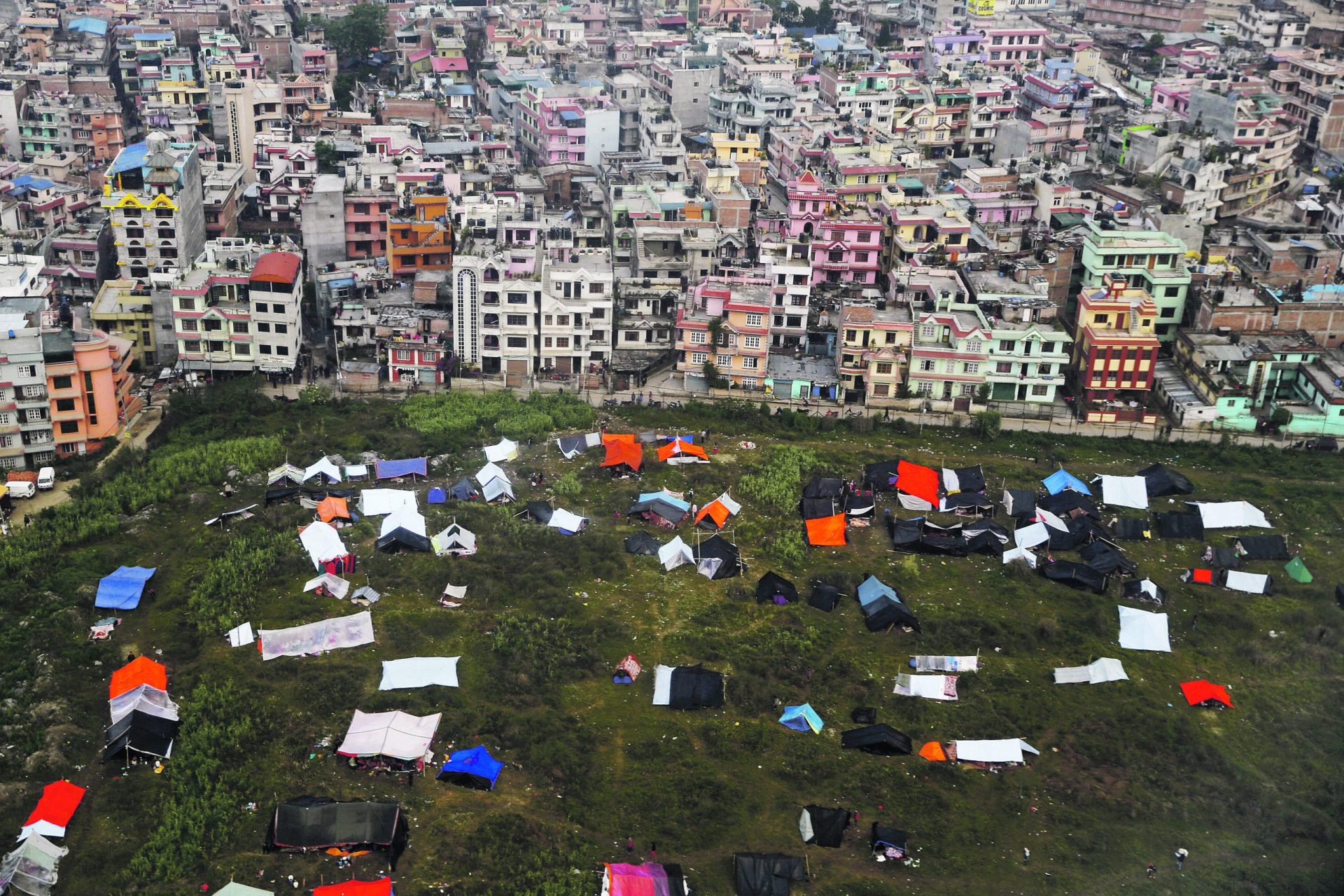 Sismo no Nepal. Caos, avalanchas e um número de mortos que pode chegar a 10 mil