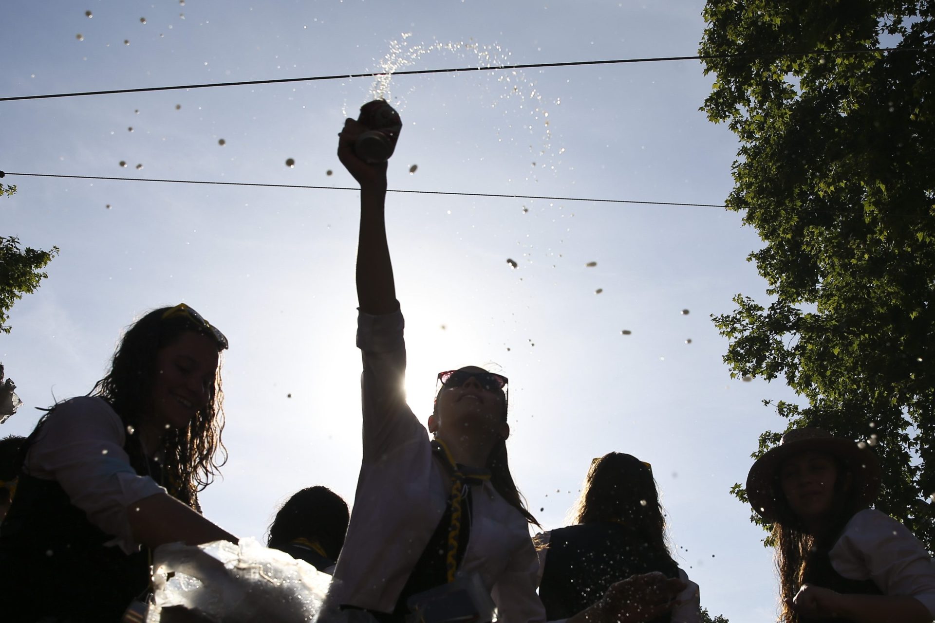 Estudantes manifestam-se contra garraiada da Queima das Fitas de Coimbra