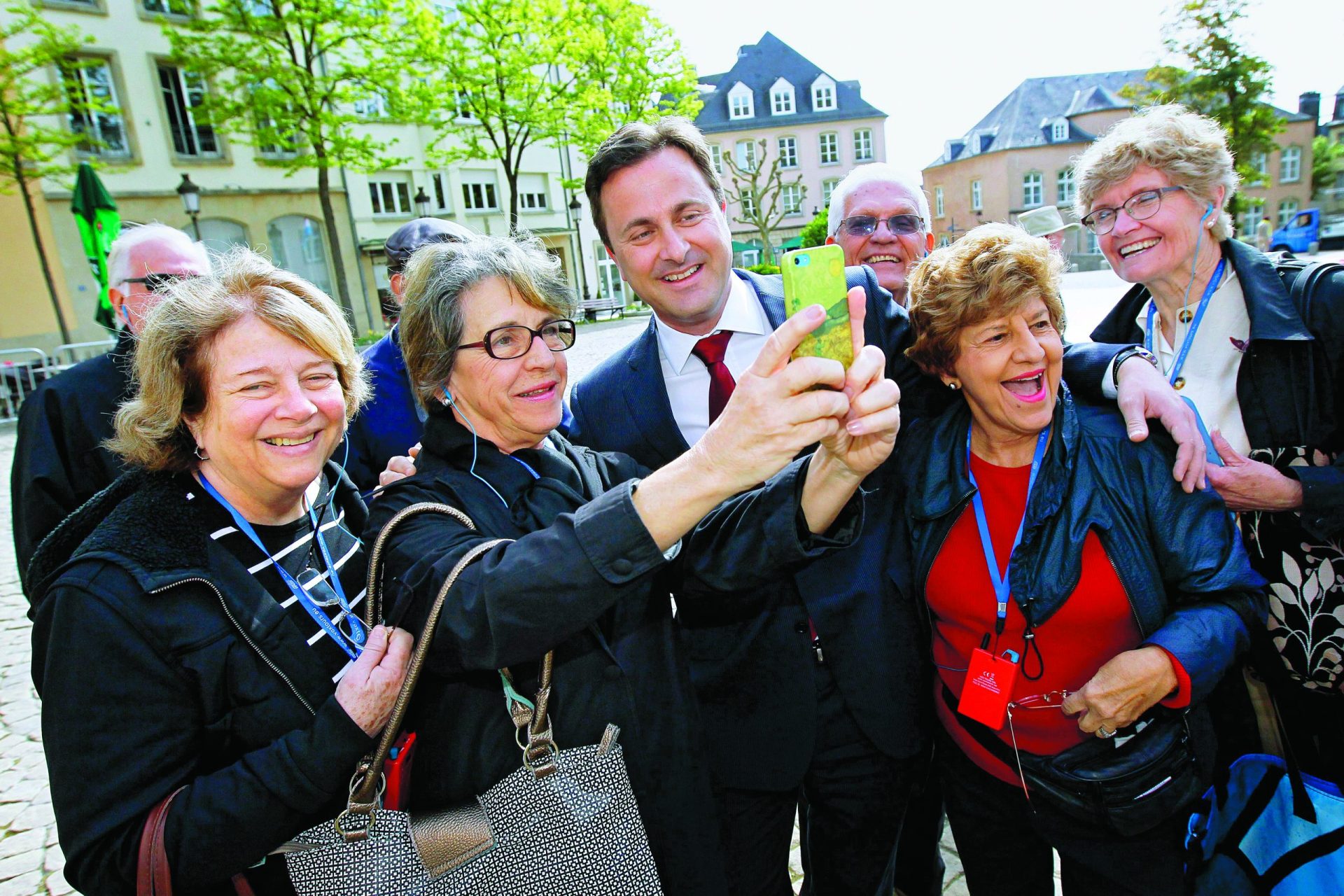 Casamento gay. Primeiro-ministro do Luxemburgo dá hoje o nó. Em Portugal isto seria possível?