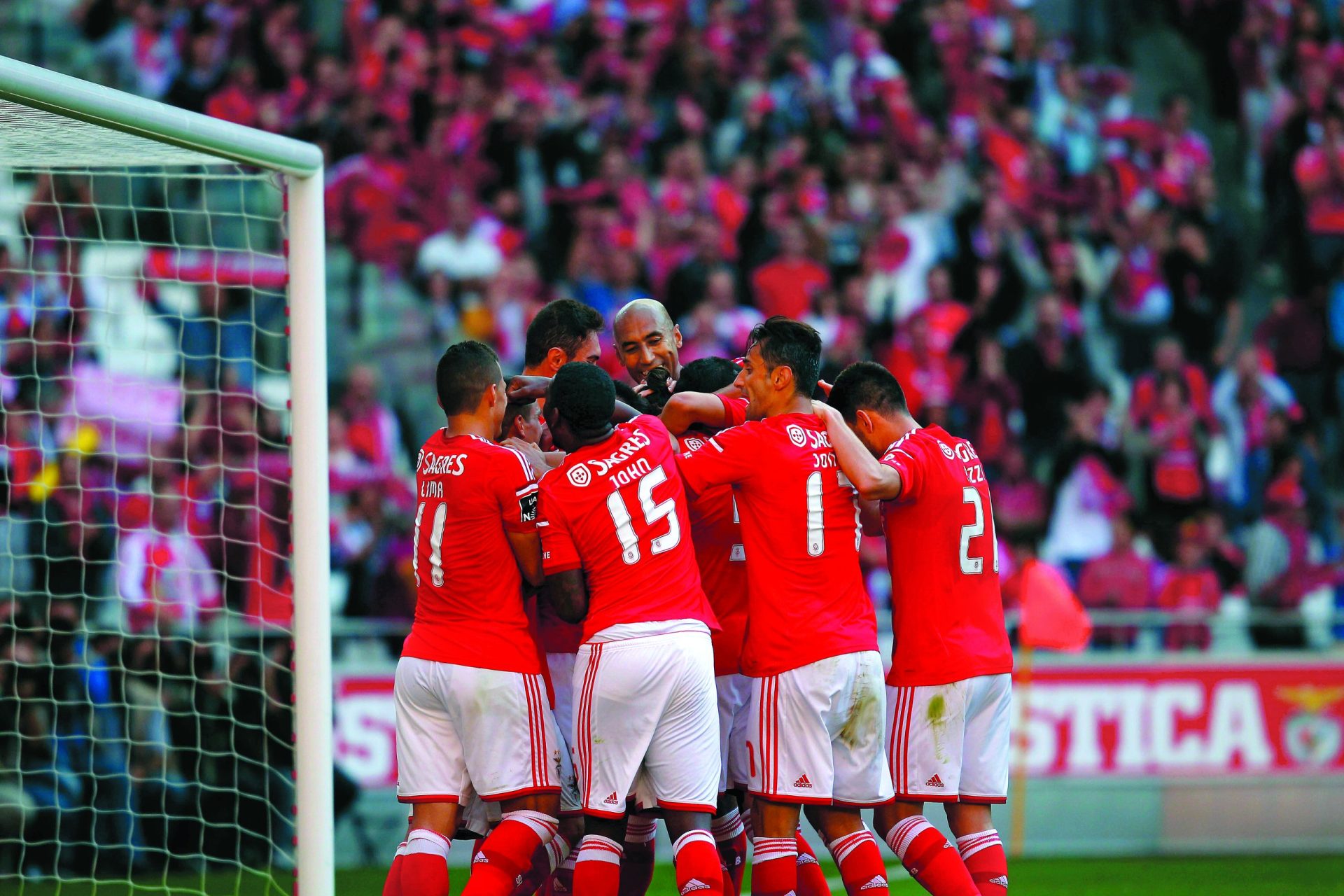 Benfica. O clube do #colinho quer ser campeão no berço