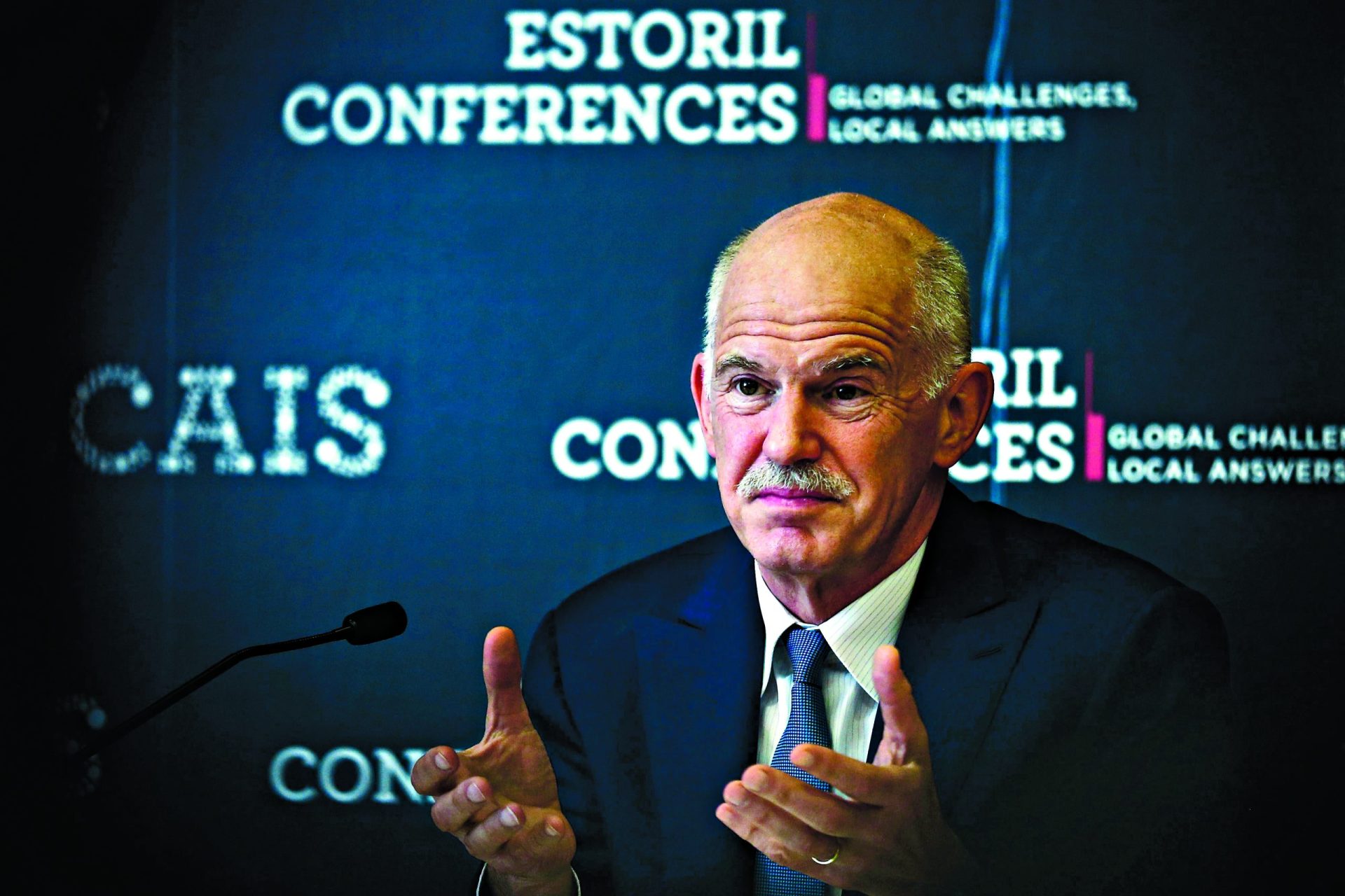 Estoril. Papandreou defende um referendo sobre o euro na Grécia