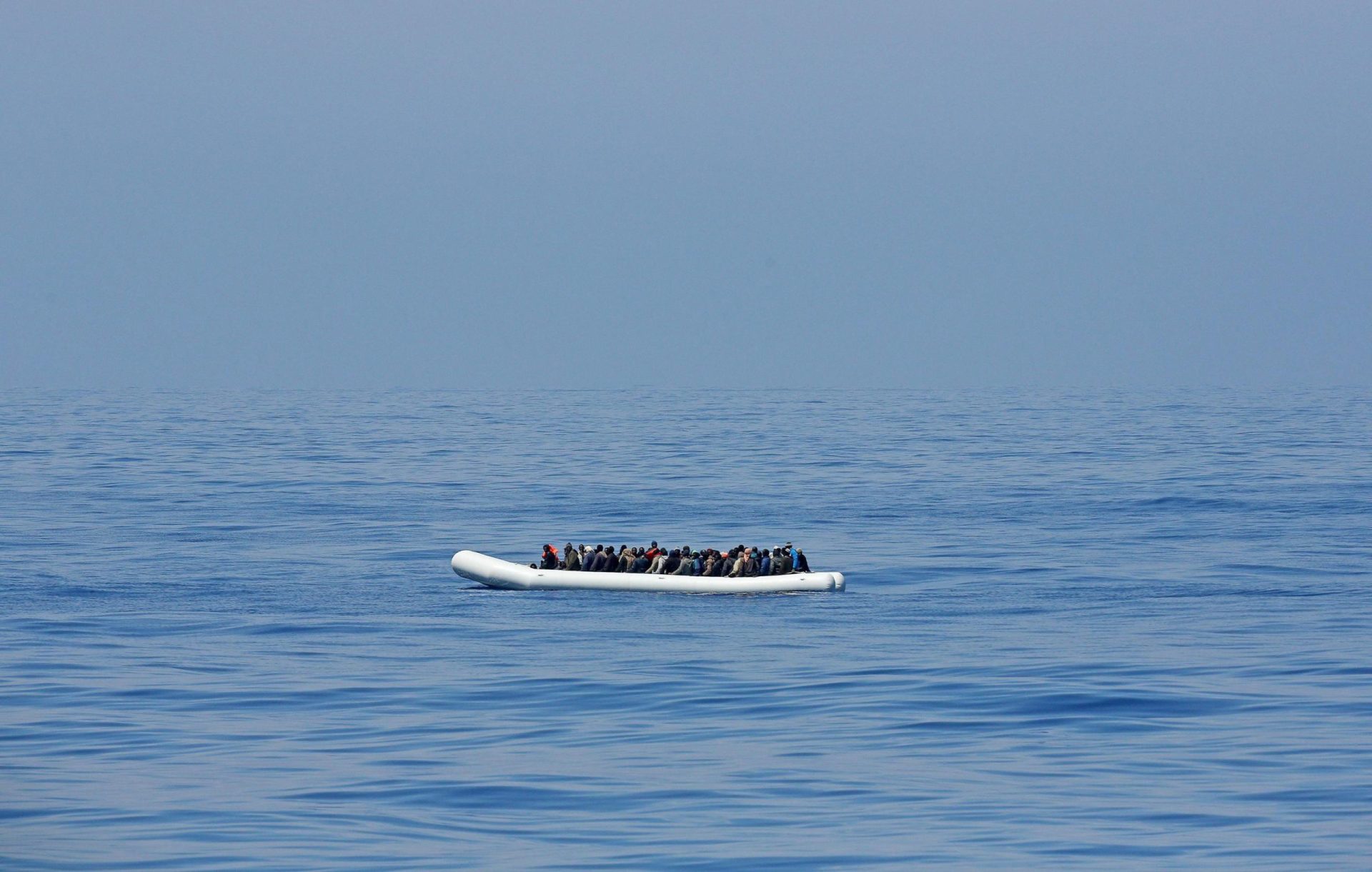 Malásia lança operação de resgate de migrantes à deriva no mar de Andamão