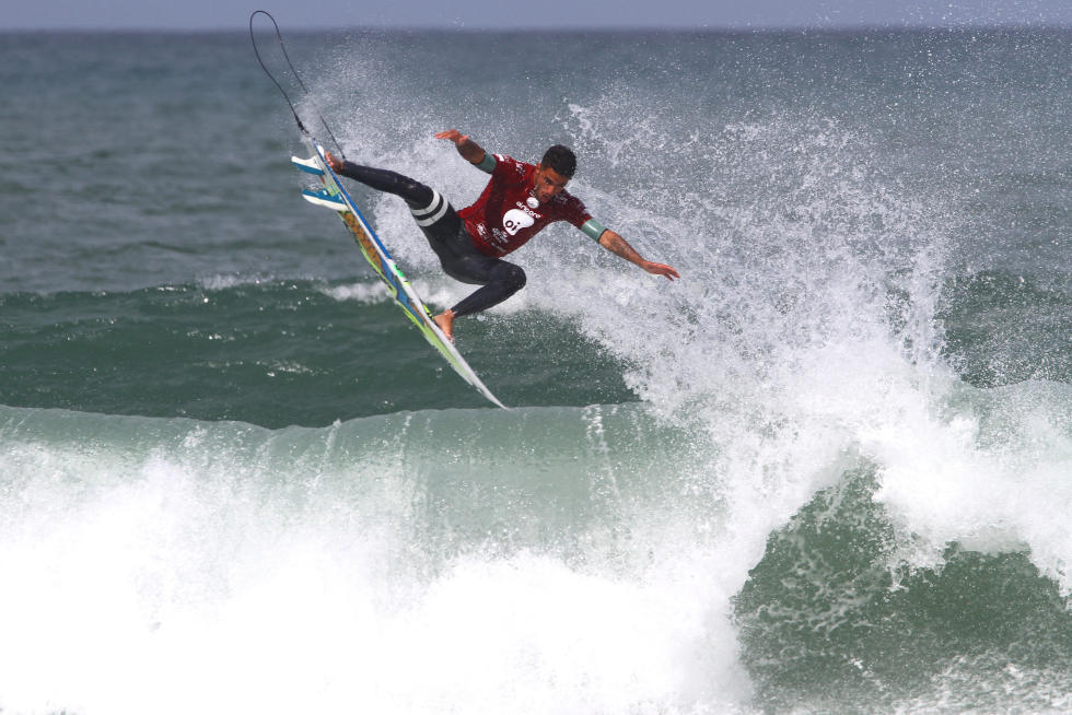 Filipe Toledo. Sobrevoando e humilhando adversários até à final do Oi Rio Pro