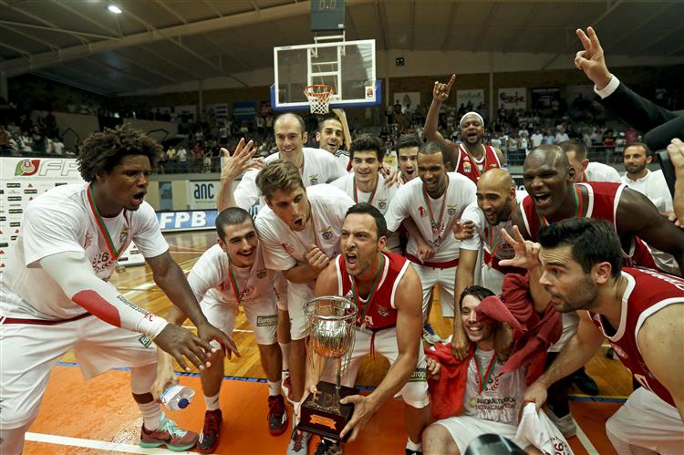 Benfica sagra-se tetracampeão de basquetebol