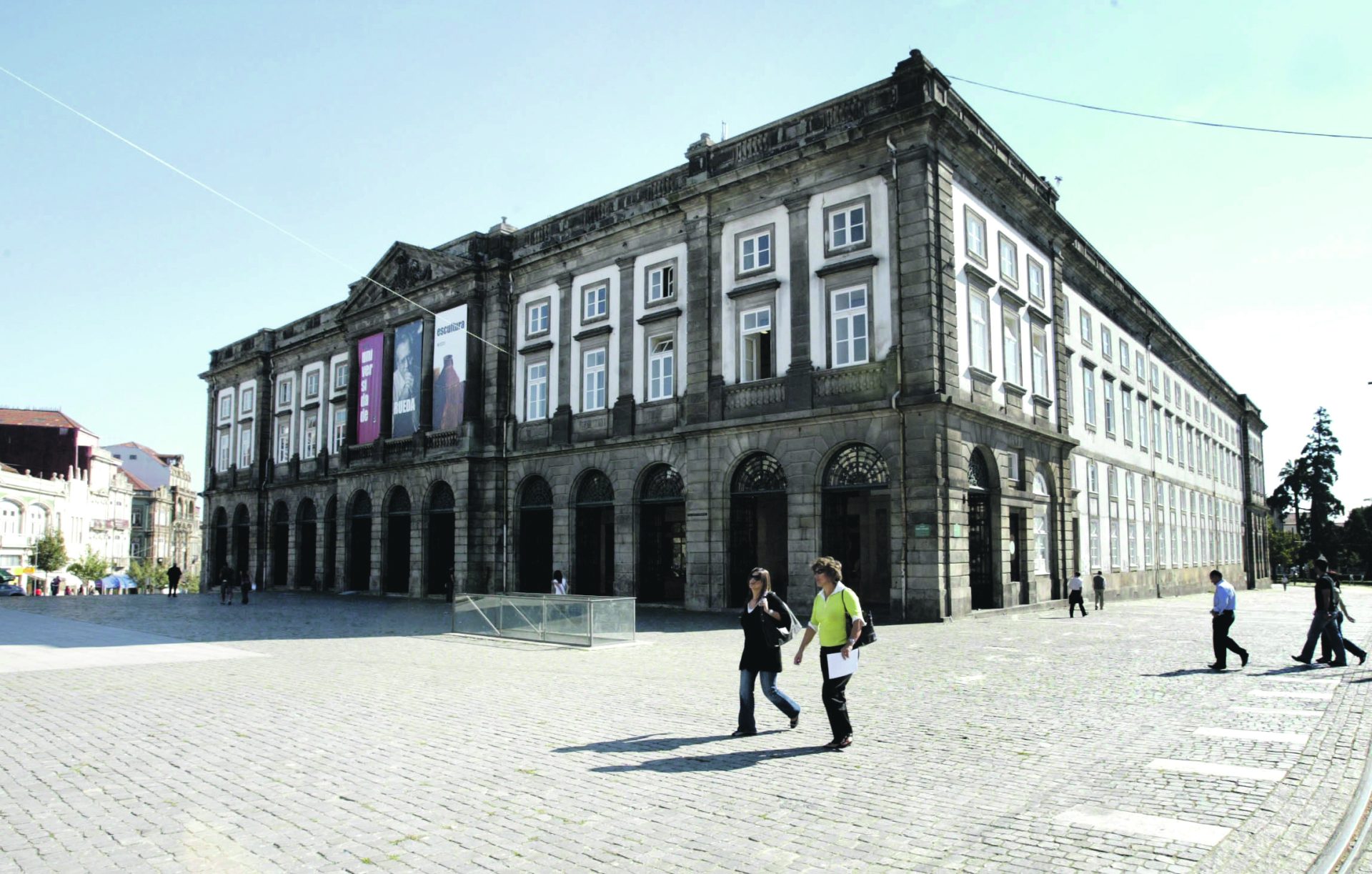 Universidade do Porto vai “analisar” declarações racistas de Cosme Vieira