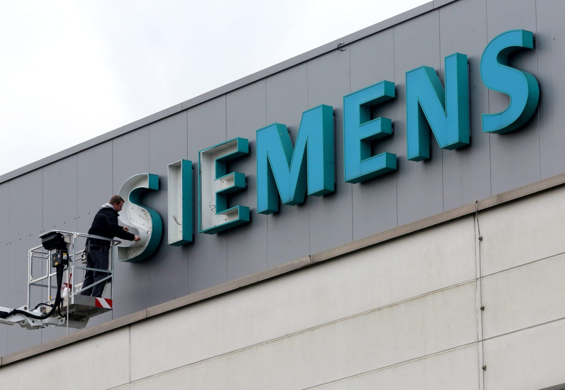 Siemens anuncia corte de 6.000 empregos em todo o mundo