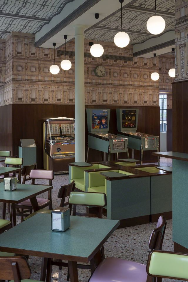 Luce. Um bar à imagem de Wes Anderson