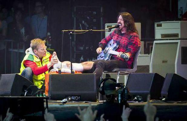 Foo Fighters. Dave Grohl magoa-se durante concerto (vídeo)