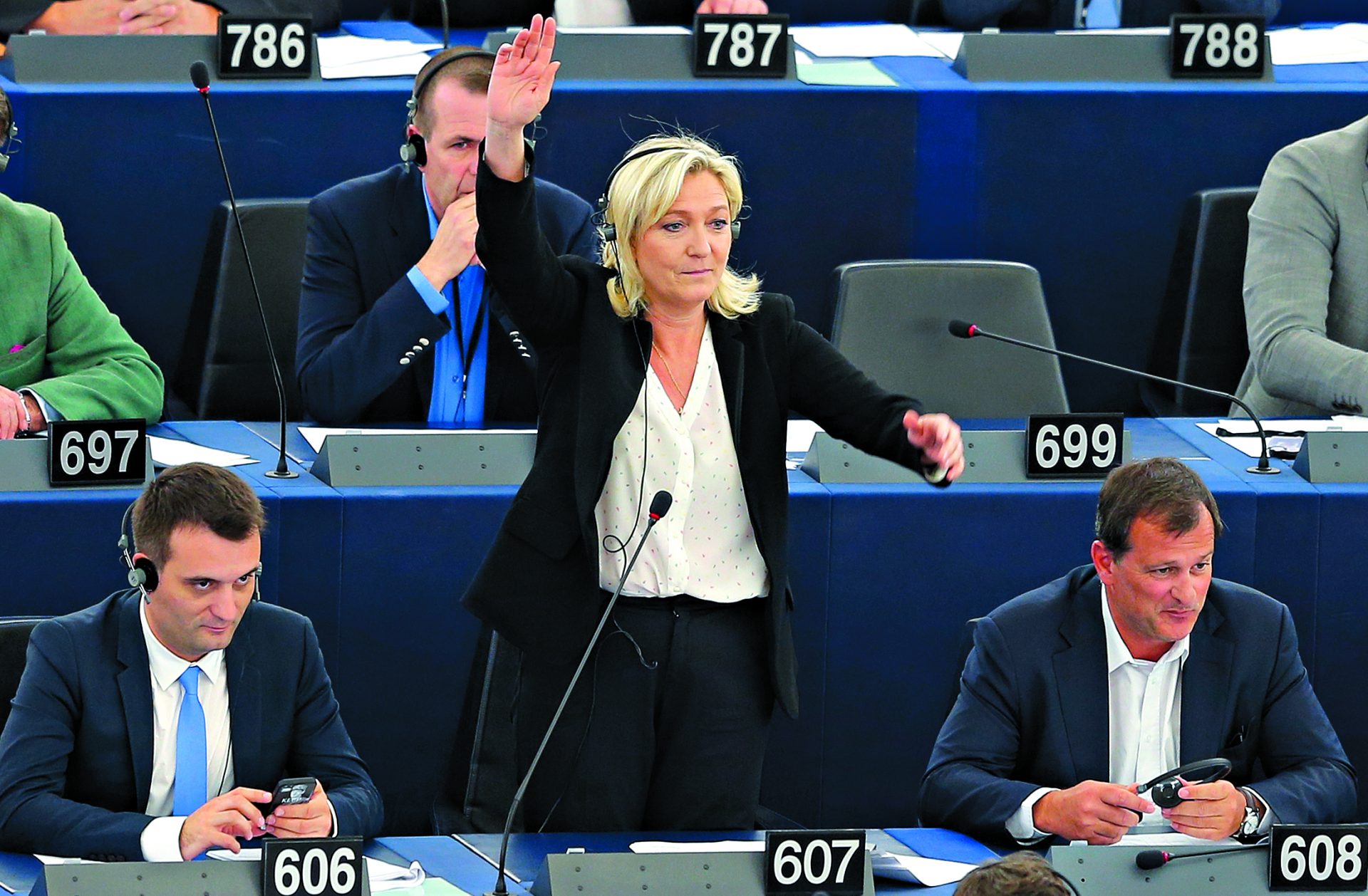 Parlamento Europeu. Marine Le Pen cria novo grupo “para destruir UE a partir de dentro”