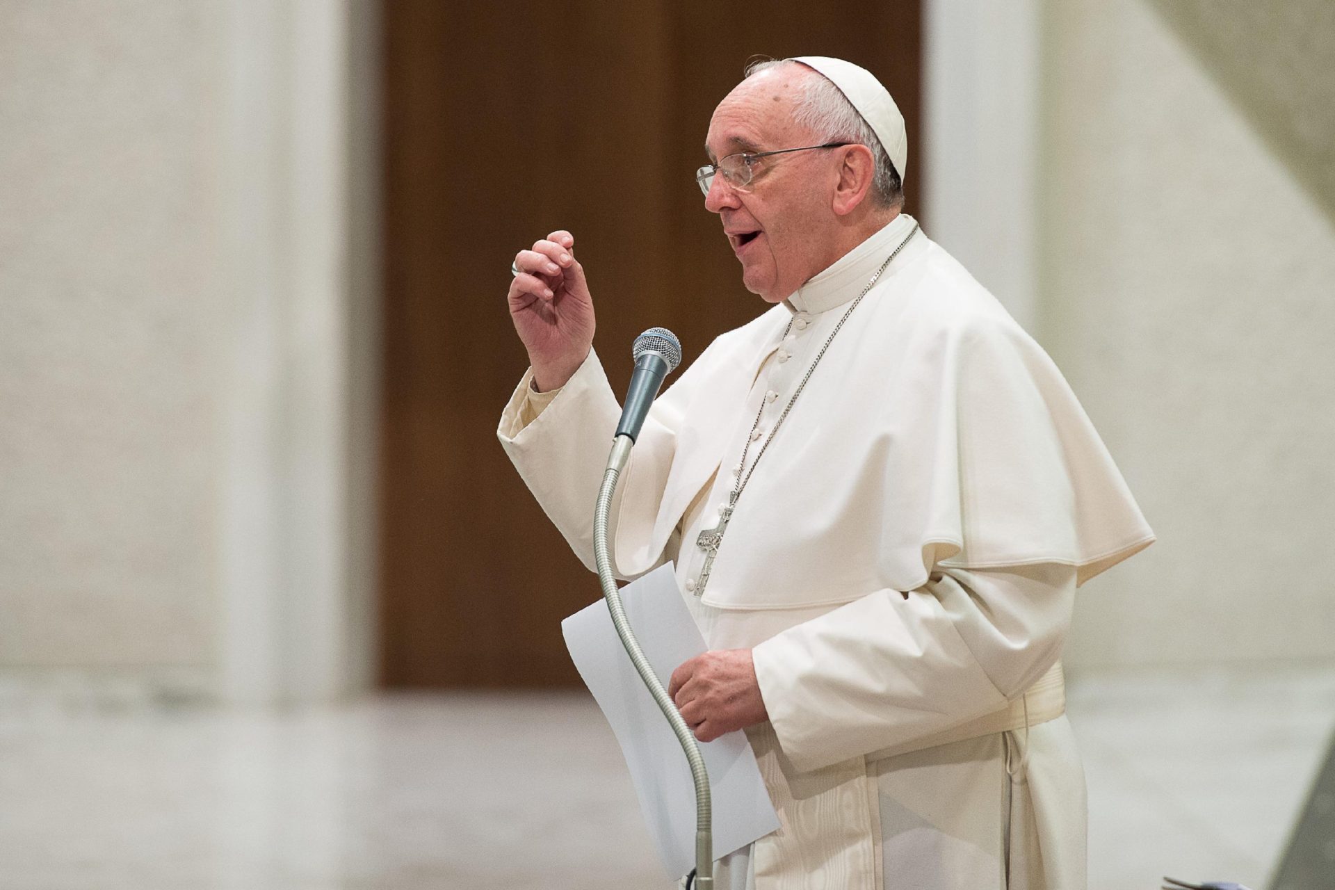 Mudar de vida e viver com pouco. As 10 lições do Papa Francisco