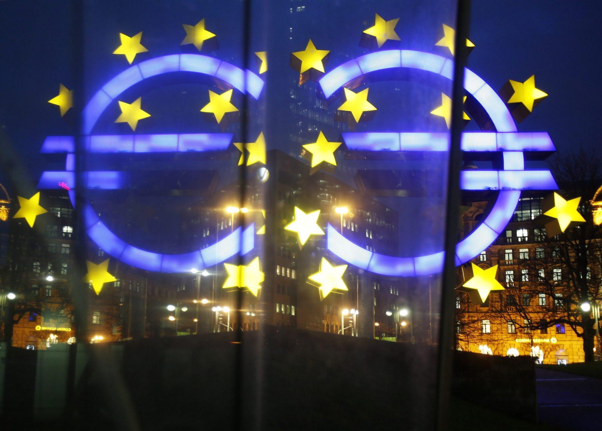 Grécia. BCE aumenta provisão de liquidez de urgência