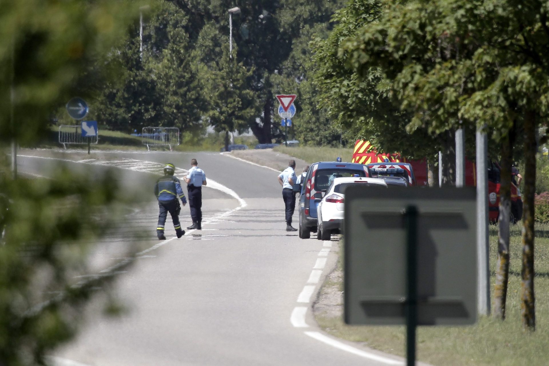 França. Suspeitos jihadistas decapitam um homem