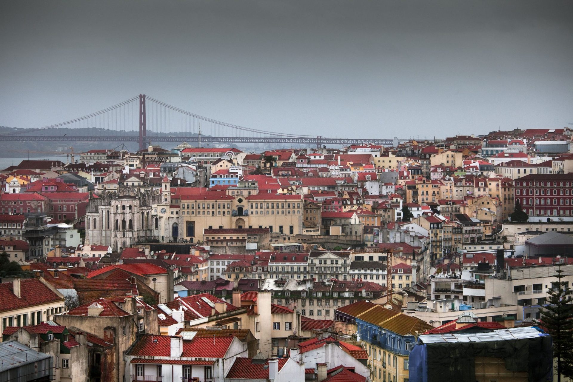 Saiba quanto é que os portugueses estão a pensar em gastar nas férias