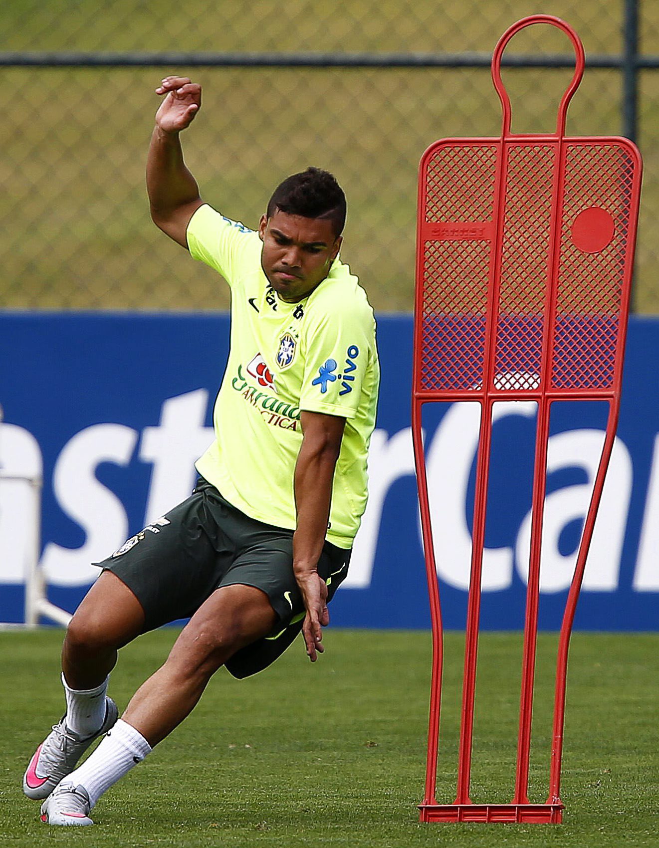 Real Madrid resgata Casemiro ao FC Porto