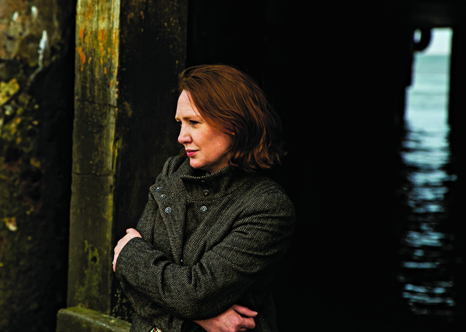 Paula Hawkins. “Todos temos o impulso de imaginar o que se passa na vida dos outros ”