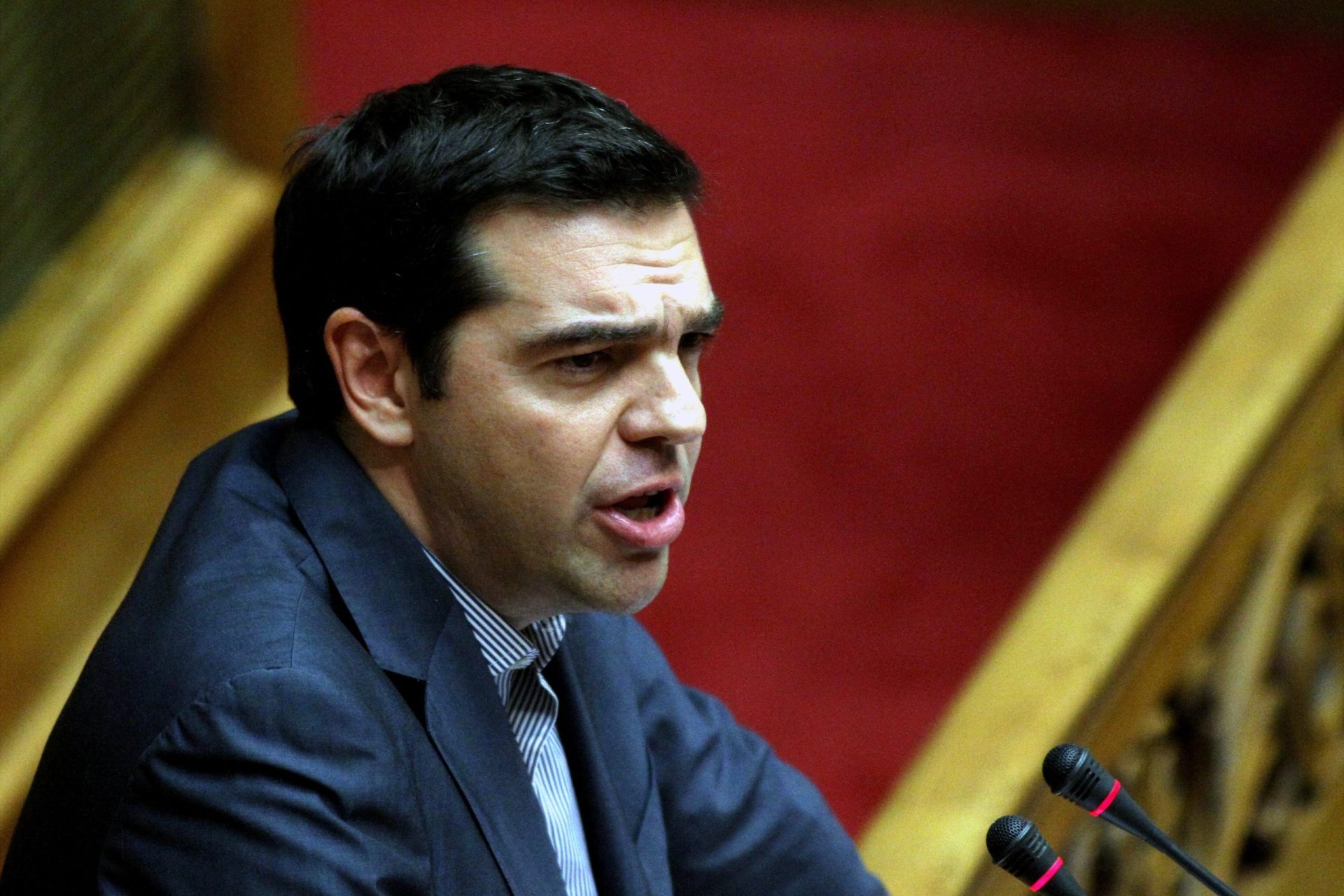 Tsipras: “Decidimos evitar um ‘Grexit’ de razões políticas disfarçado por um pretexto financeiro”