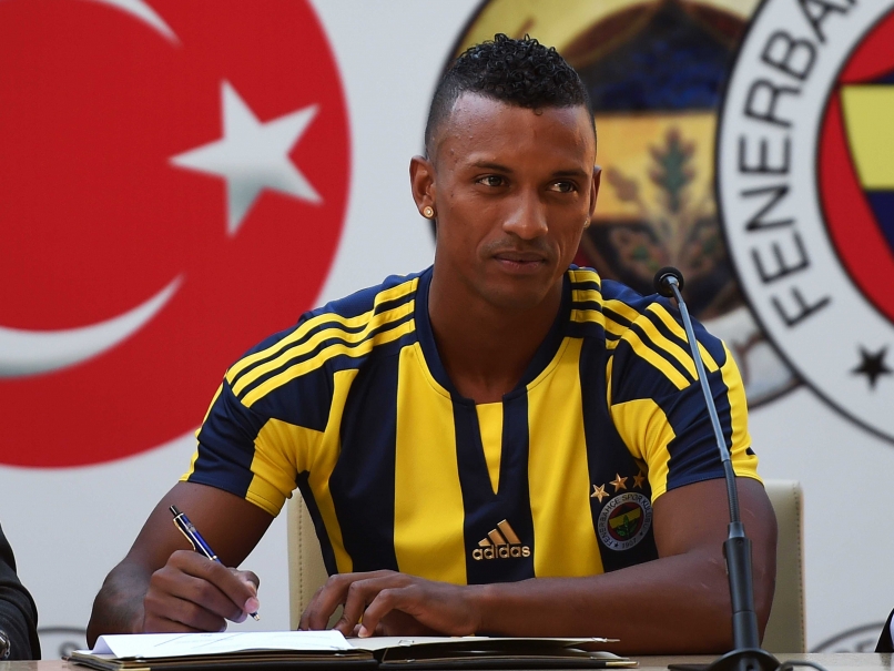 Nani, um golo de livre na estreia pelo Fenerbahçe