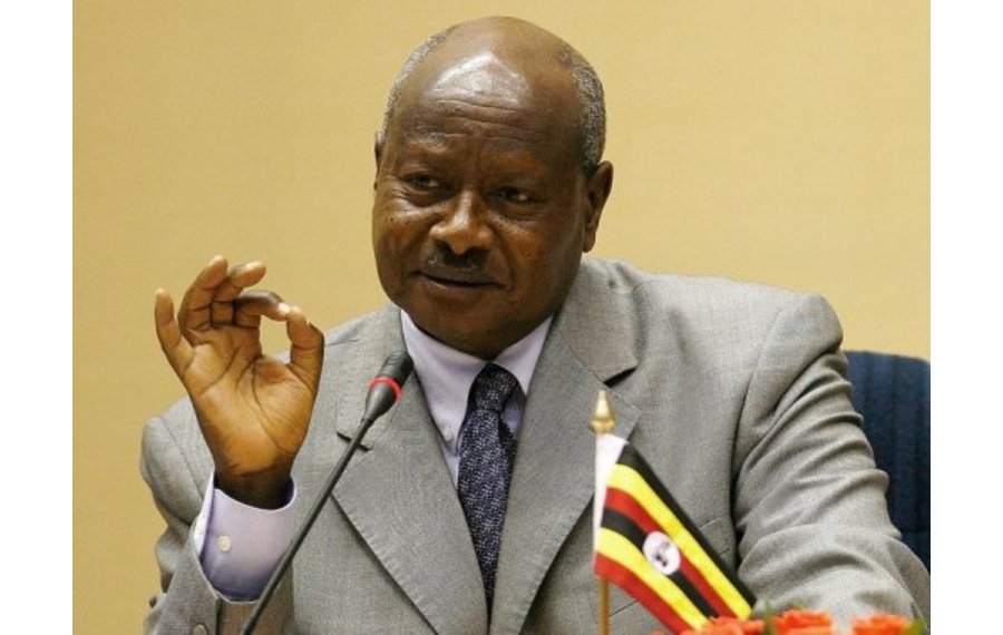 Presidente do Uganda tenta mediação antes de eleições presidenciais no Burundi