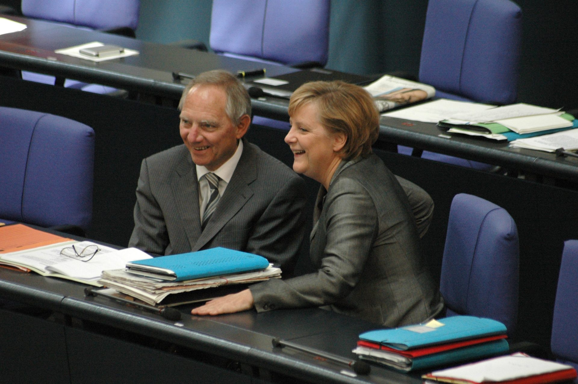 Alemanha. Merkel e Schäuble acusados de quererem separar a Europa