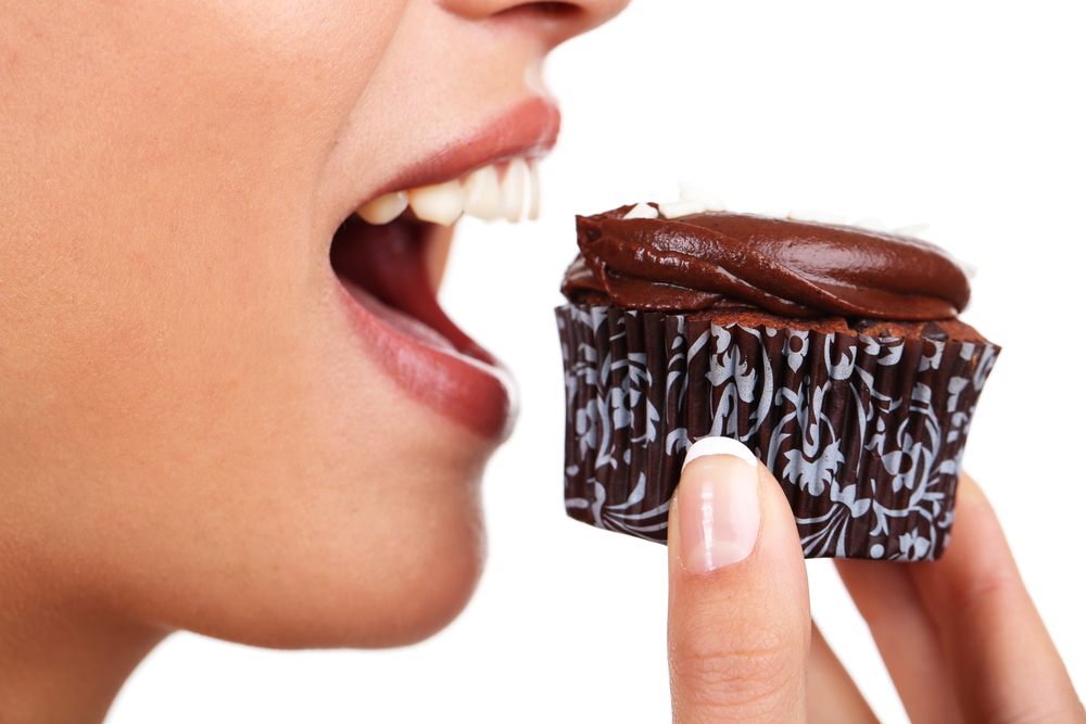 Comer bolo de chocolate ao pequeno-almoço ajuda na sua dieta