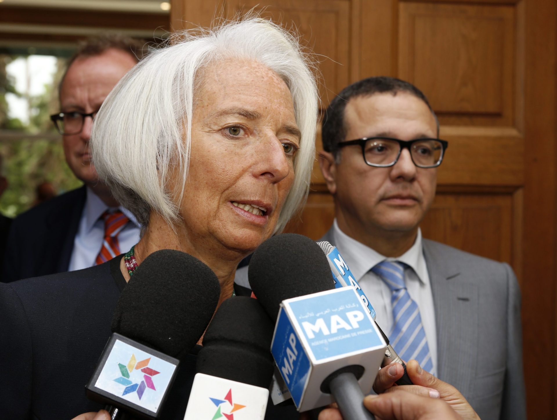 Lagarde desvaloriza quedas na Bolsa de Xangai