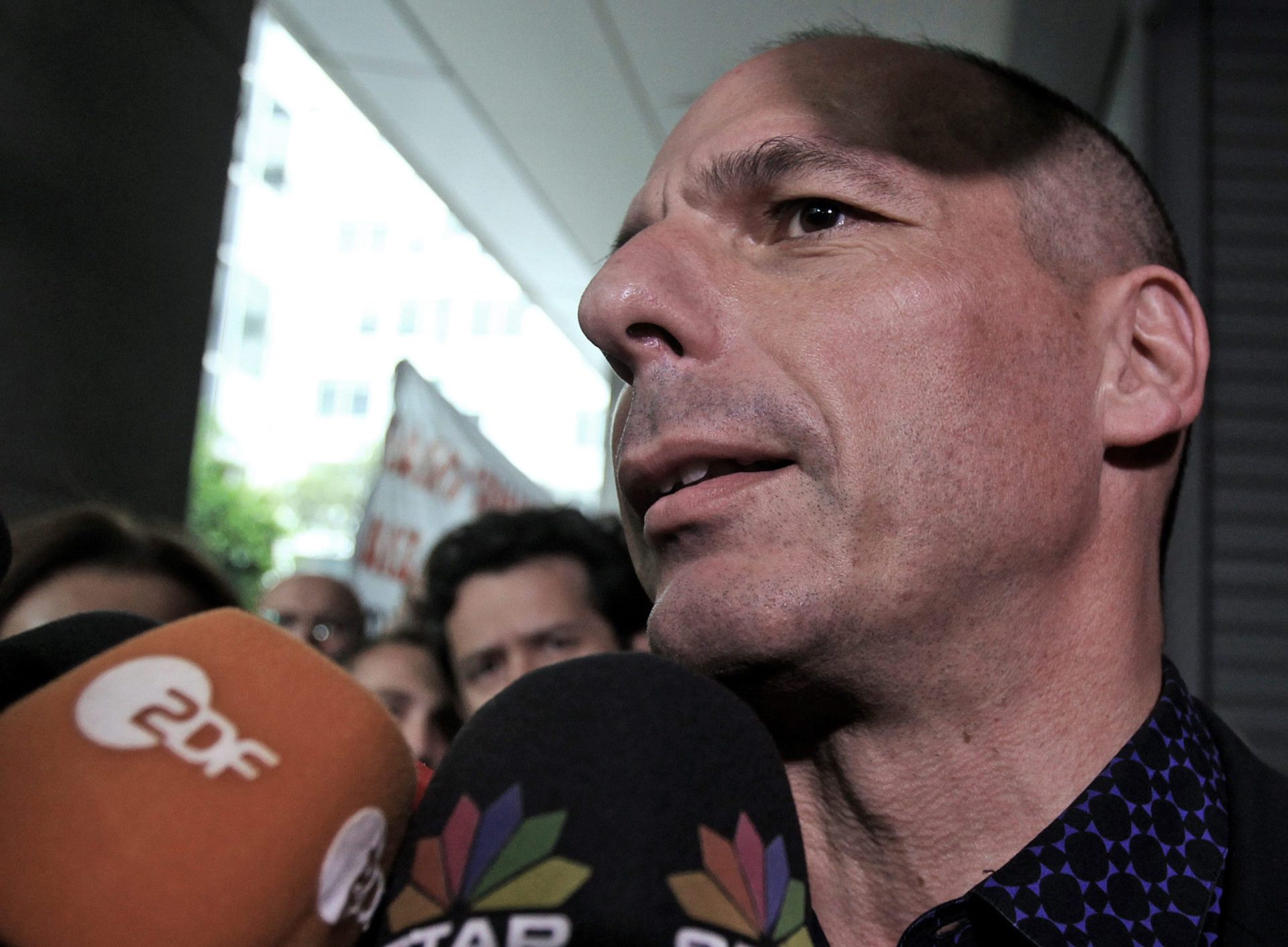 Varoufakis chama de “terrorismo” ao que estão a fazer à Grécia